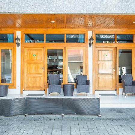 Oyo 1210 Nice Guesthouse Bandung Luaran gambar