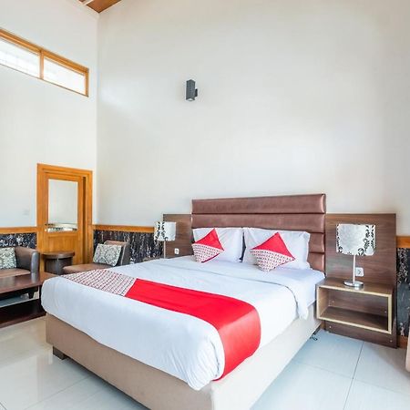 Oyo 1210 Nice Guesthouse Bandung Luaran gambar