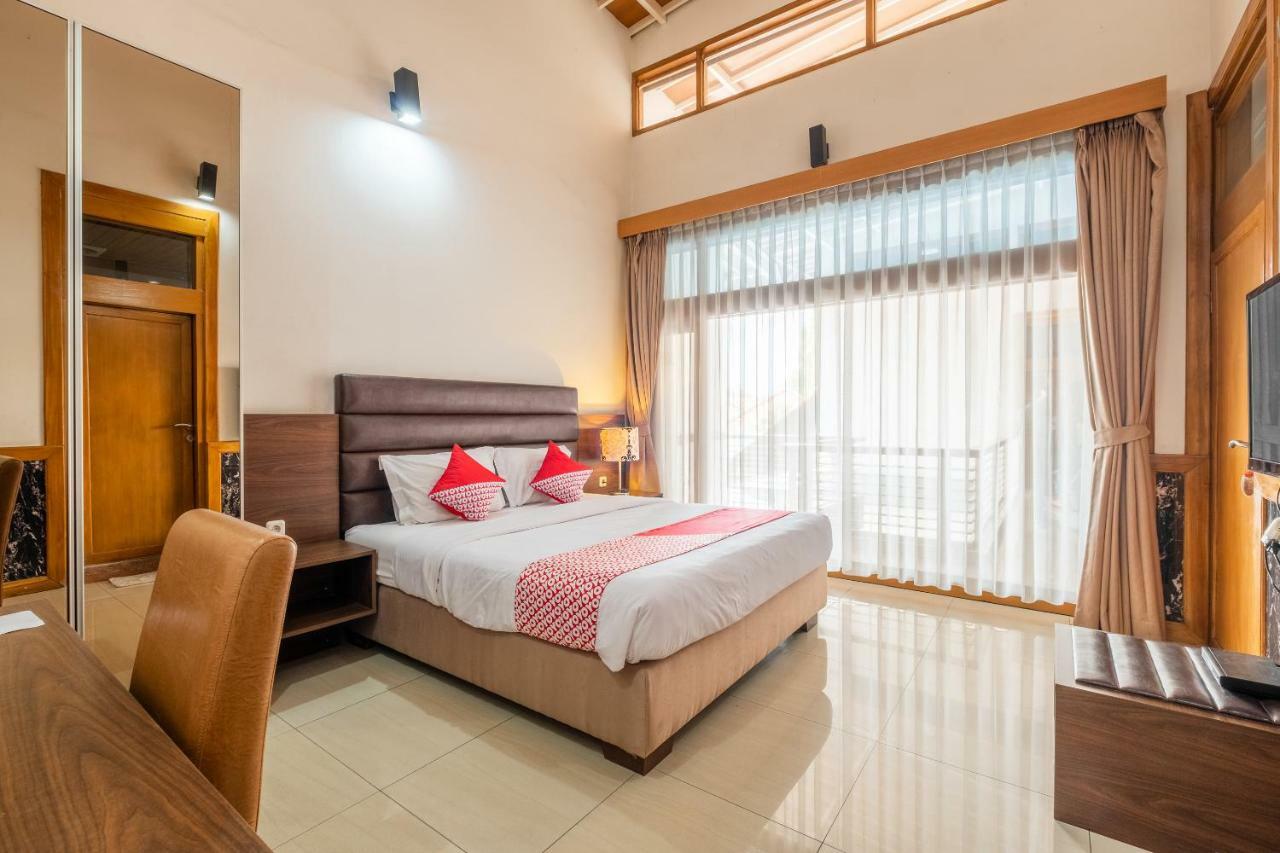 Oyo 1210 Nice Guesthouse Bandung Luaran gambar