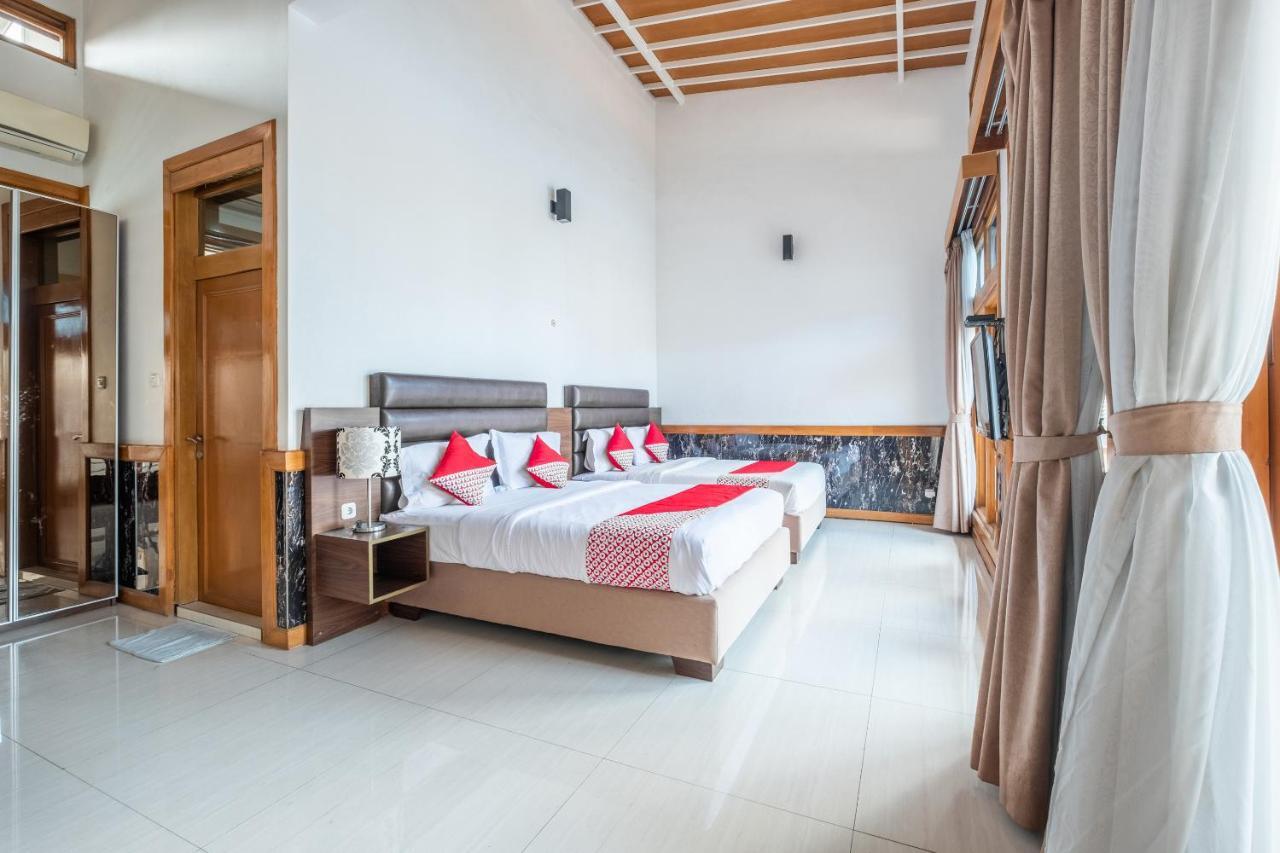 Oyo 1210 Nice Guesthouse Bandung Luaran gambar