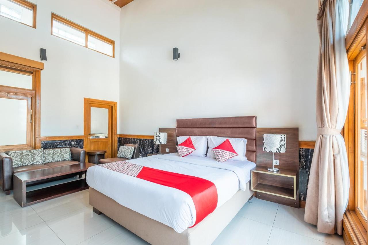 Oyo 1210 Nice Guesthouse Bandung Luaran gambar