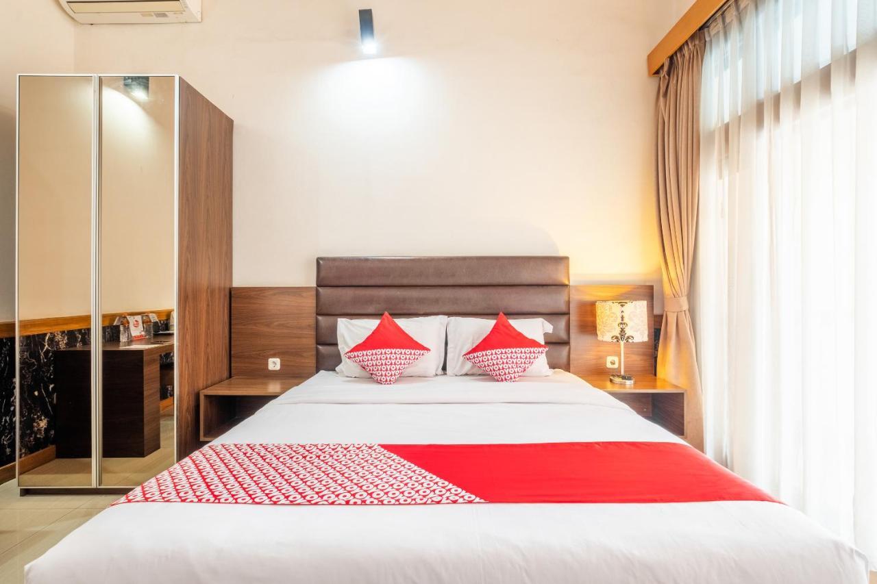 Oyo 1210 Nice Guesthouse Bandung Luaran gambar