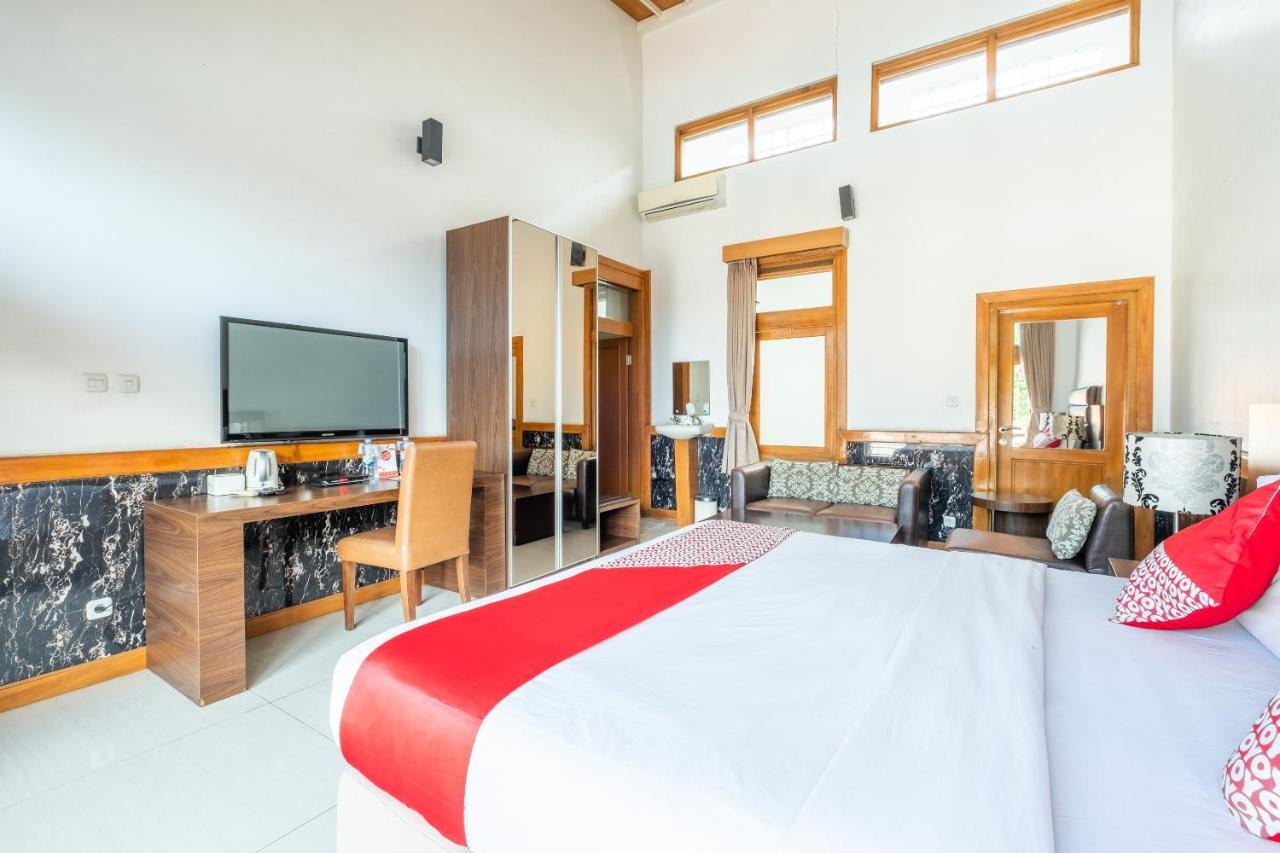 Oyo 1210 Nice Guesthouse Bandung Luaran gambar