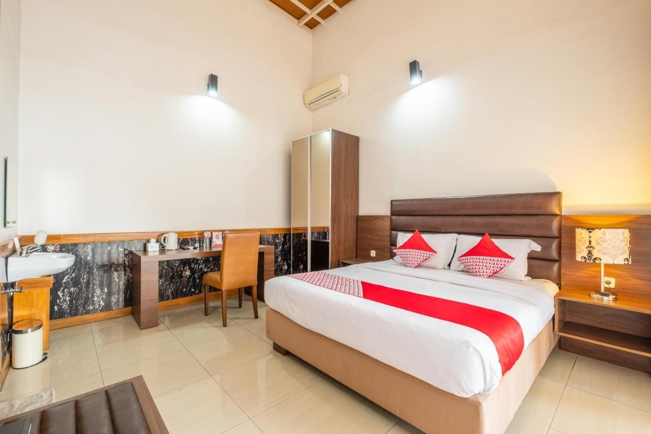 Oyo 1210 Nice Guesthouse Bandung Luaran gambar
