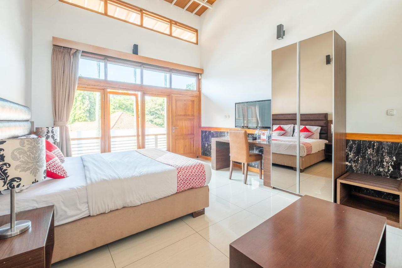 Oyo 1210 Nice Guesthouse Bandung Luaran gambar