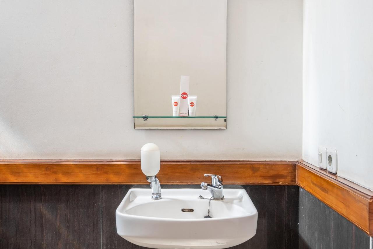 Oyo 1210 Nice Guesthouse Bandung Luaran gambar